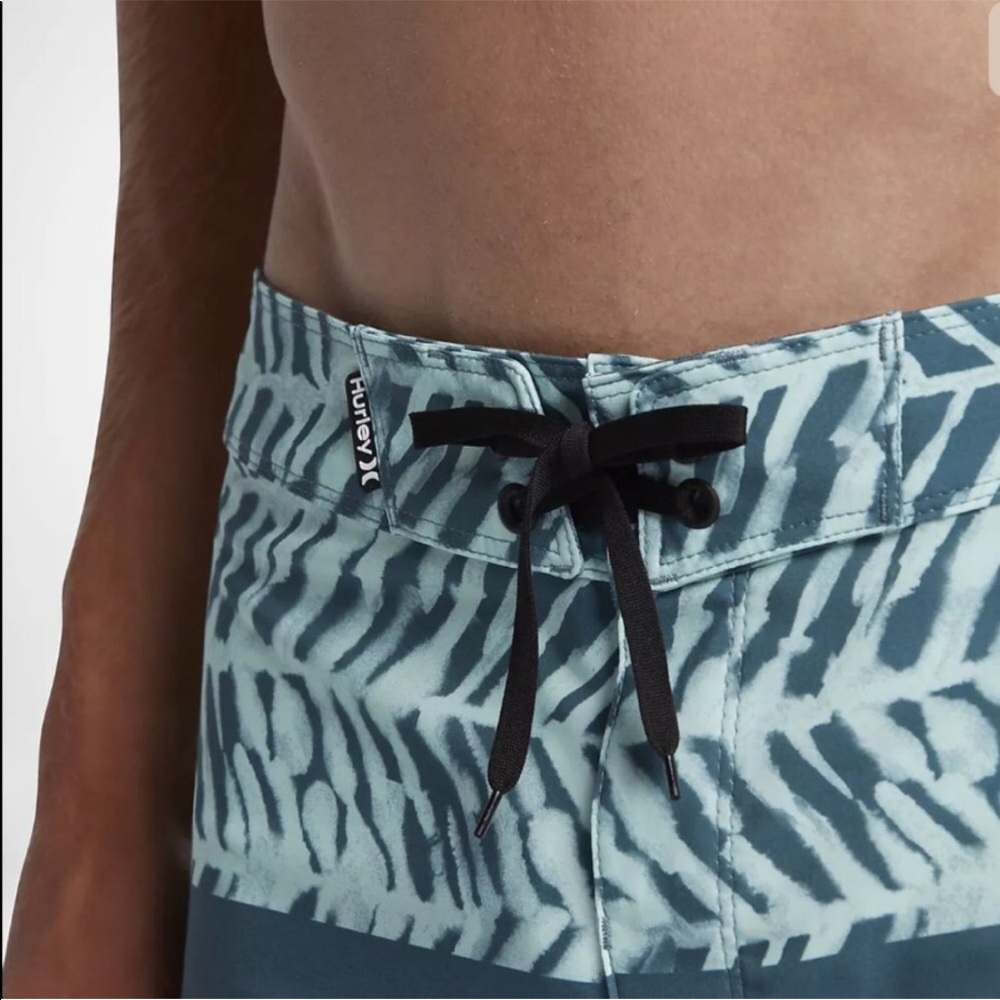 Hurley Phantom Blackball Kai 18" Board Shorts M. - Picture 4 of 7